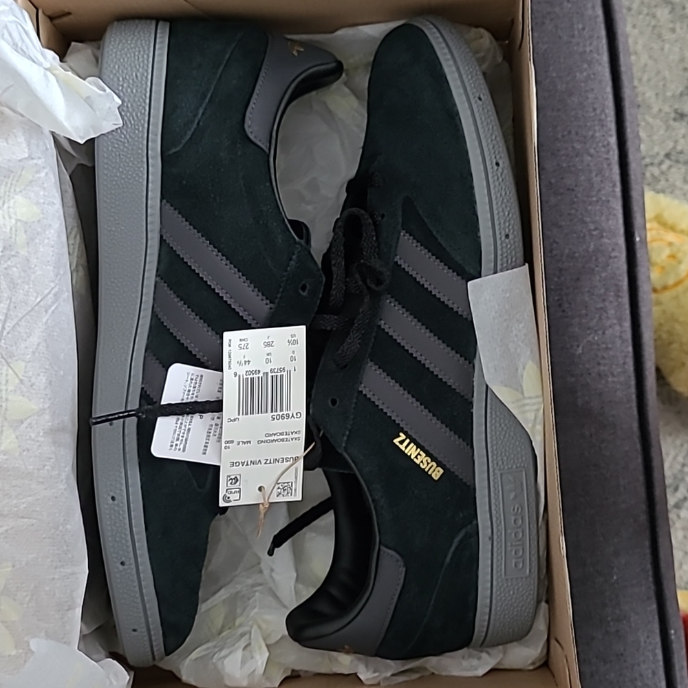 NIB busentiz vintage sneakers